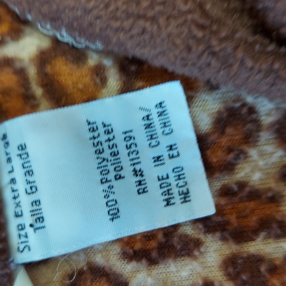 COPY - Ladies Leopard Print XL Pajamas - Picture 6 of 9